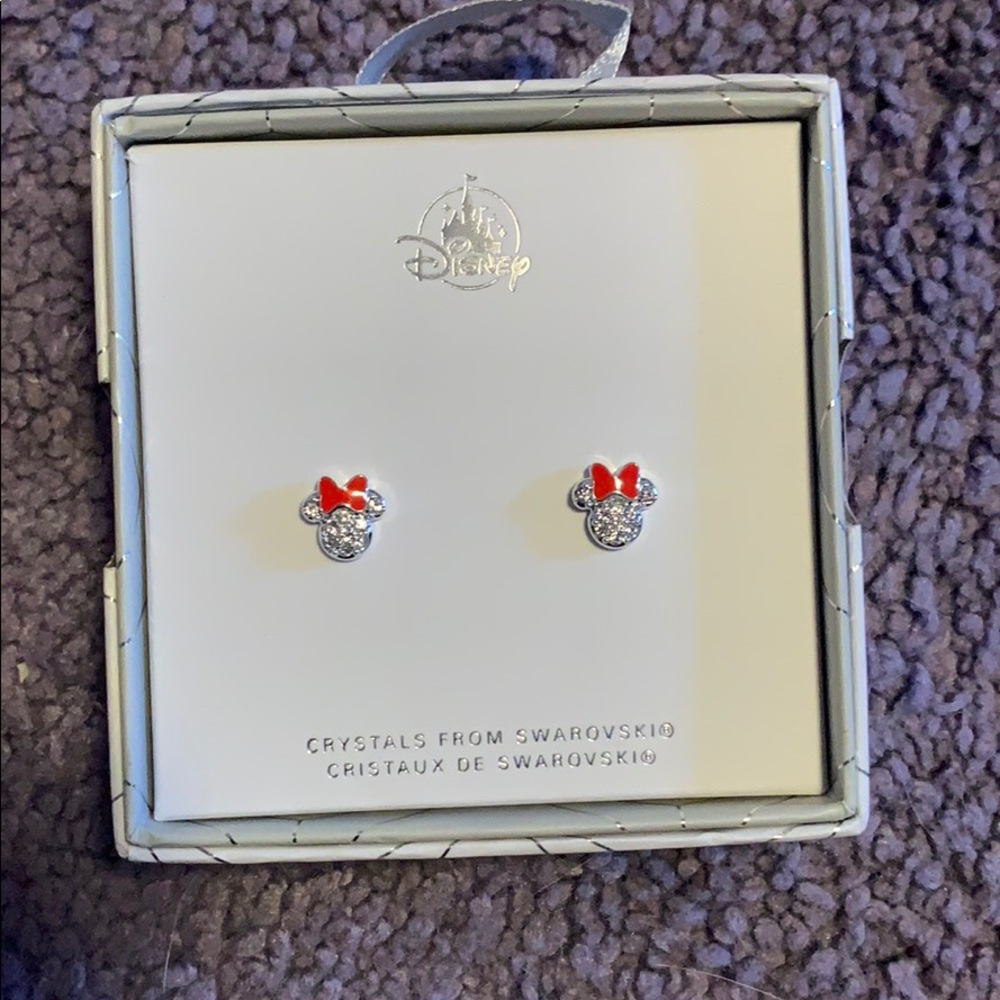 Minnie Mouse earring